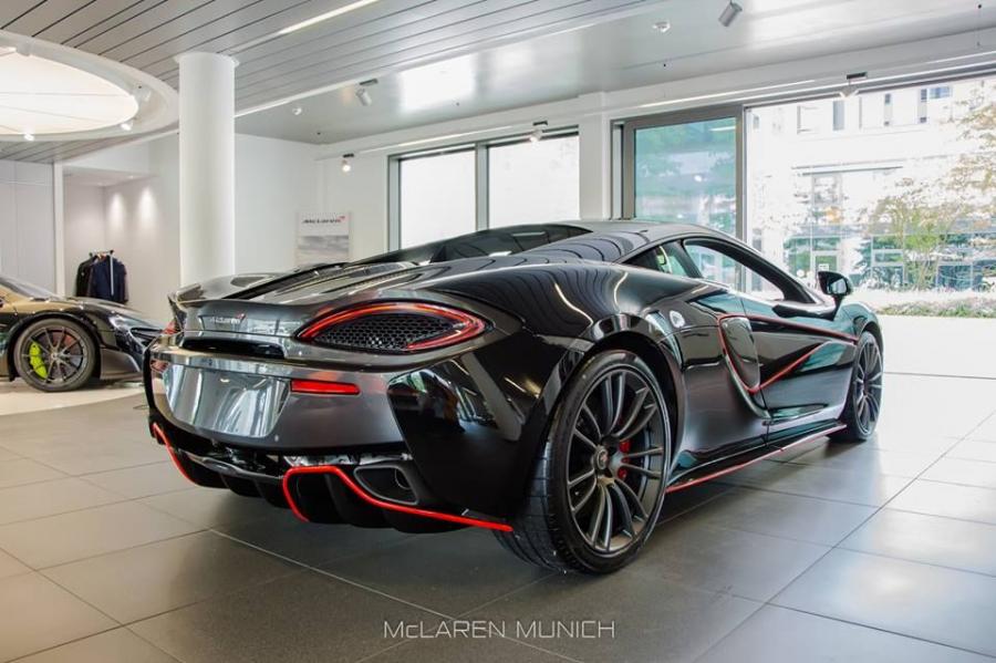  McLaren 570S in Onyx Black 2016 года  (фото 3 из 19)